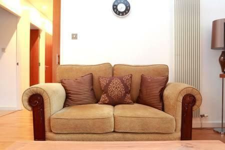 Апартаменти The Park - Holyrood Road With Free Parking Единбург Екстер'єр фото